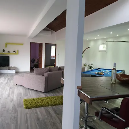Luca Apartman Papa