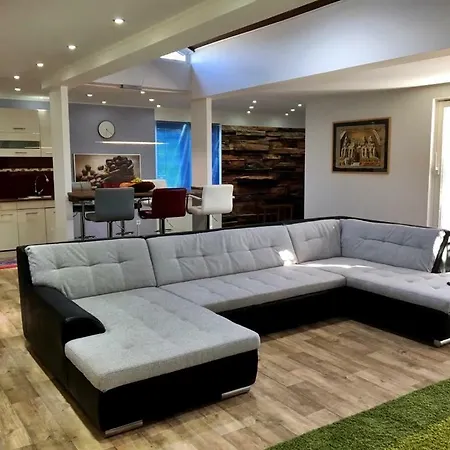 Luca Apartman Szálloda
