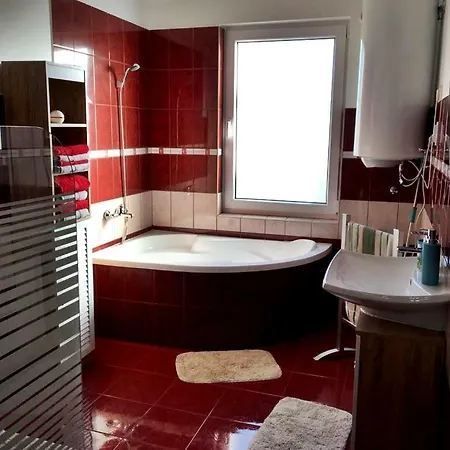 Szálloda Luca Apartman *