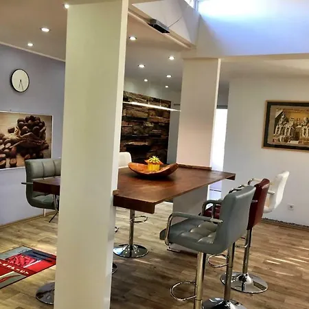 Luca Apartman Papa
