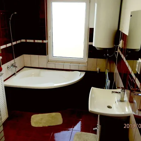 Szálloda Luca Apartman *
