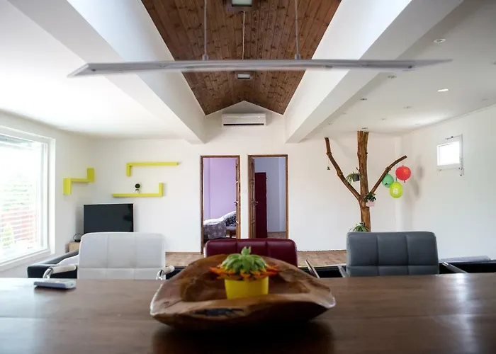 Hotel Luca Apartman Pápa